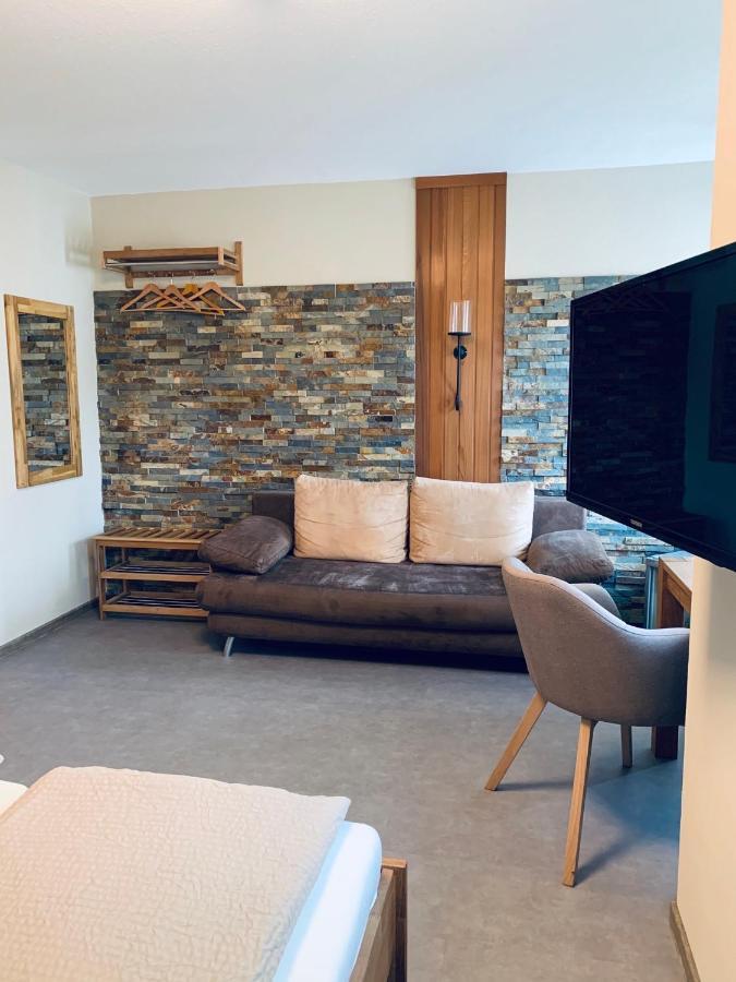 Hotel-Bistro-Europa Merchweiler Экстерьер фото